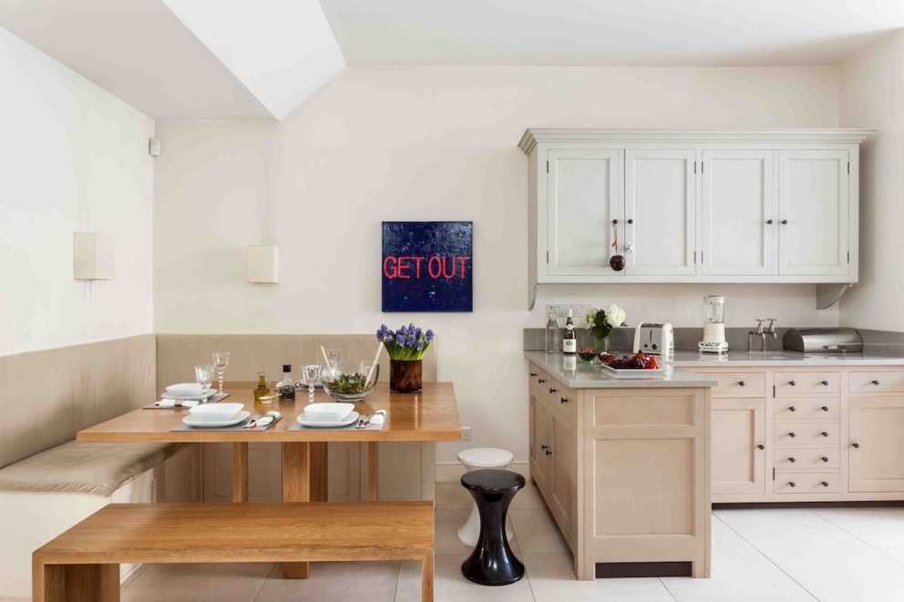 Lion house - Fulham | Dining end of kitchen | Interior Designers